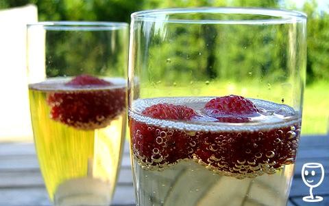 Sekt s jahodama