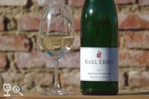 BL P1380143 2017 ET kabinett